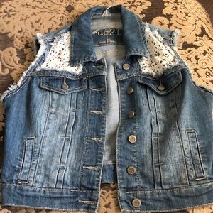 Jean Vest